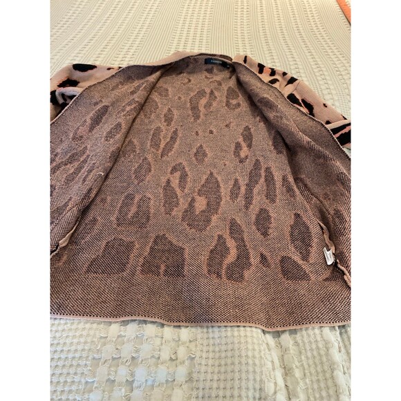 Fashion Women’s Cardigan Sweater Size Small Leopard Print Open Front Pockets - Picture 11 of 12